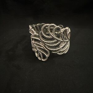 Vintage  Deco Designed Silver Snap on Bracelet Fashion Jewelry